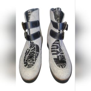 Desigual Women's Stylish Gray and Black Felt Winter Snow Buckle Boots Sz 40